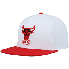 Mitchell & Ness - Chicago Bulls Hardwood Classics Snapback Hat - White/Red