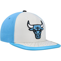 Mitchell & Ness - Chicago Bulls Day One Snapback Hat - White/Light Blue