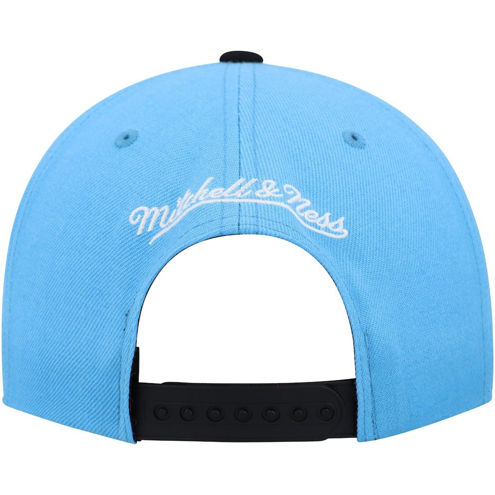 Mitchell & Ness - Chicago Bulls Day One Snapback Hat - White/Light Blue