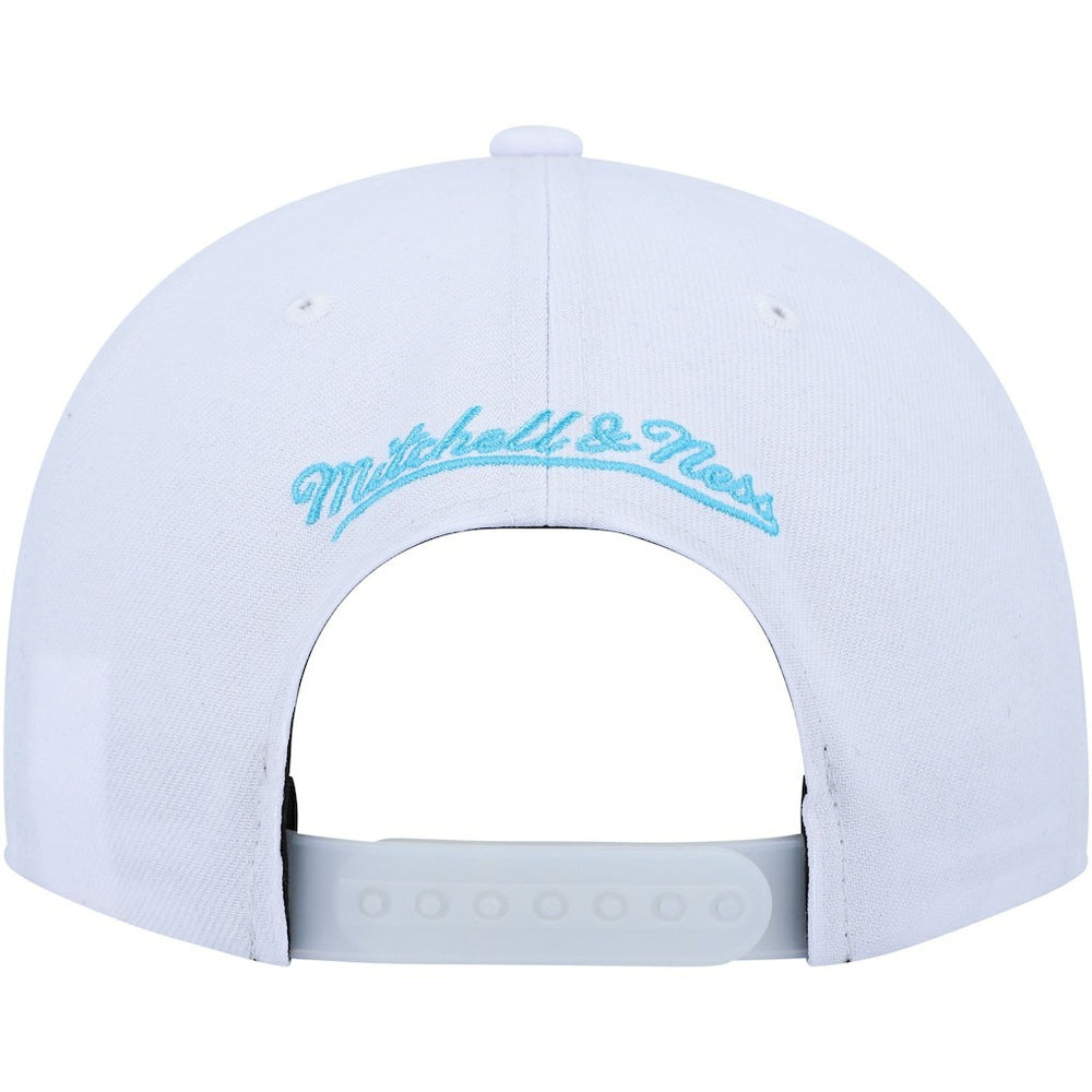 Mitchell & Ness - Chicago Bulls Day 5 Snapback Hat - Silver/Blue