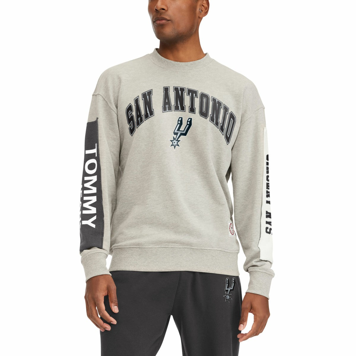 NBA - San Antonio Spurs Tommy Jeans James Patch Pullover Sweatshirt - Gray