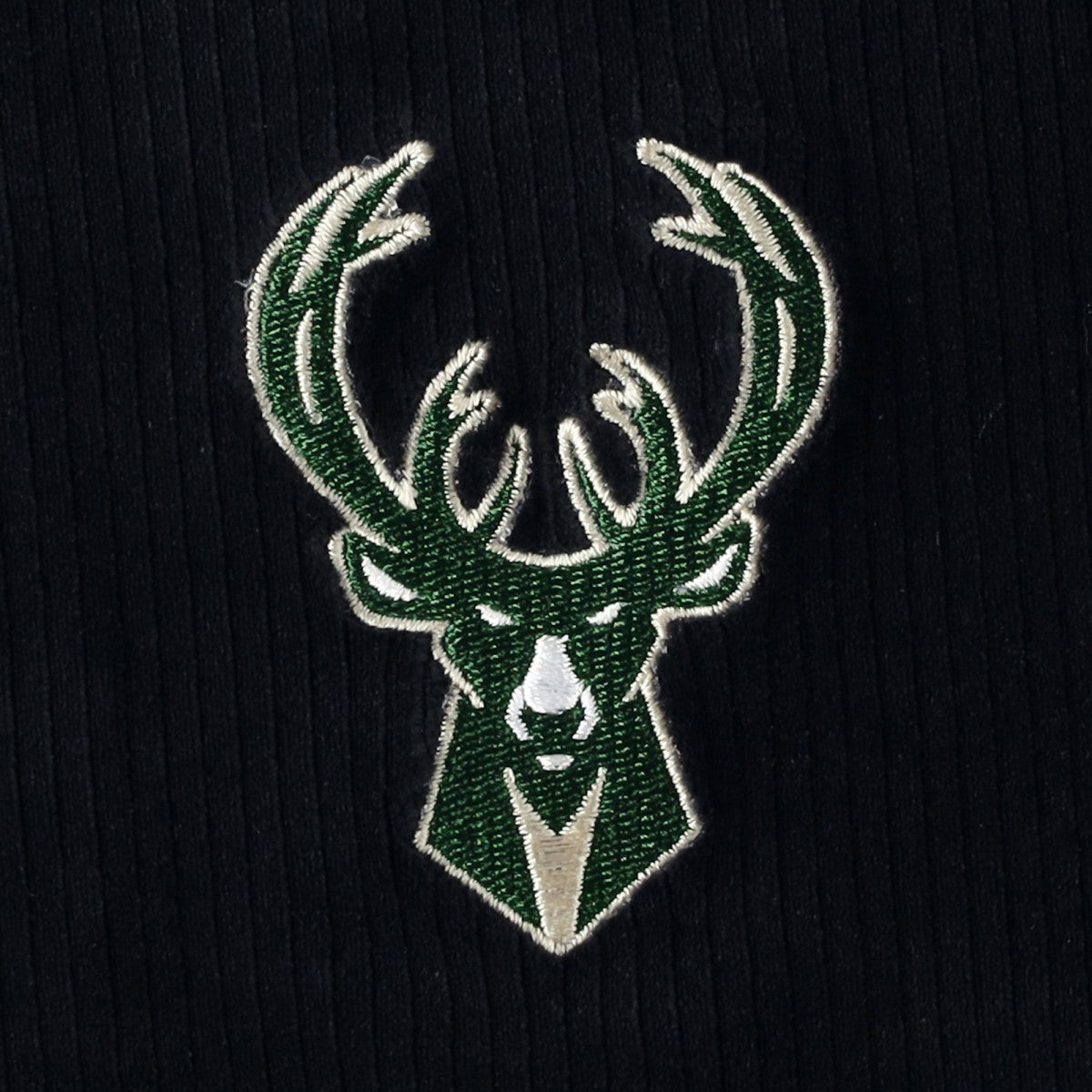 NBA - Milwaukee Bucks Touch Women's End Line Velour Pullover Hoodie - Black
