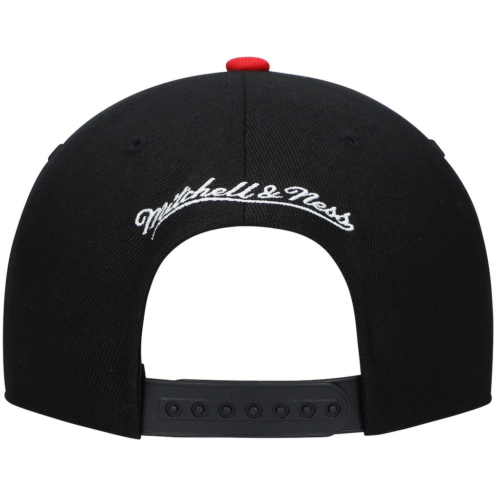 Mitchell & Ness - Philadelphia 76ers Hardwood Classics Low Big Face Snapback Hat - Black/Red
