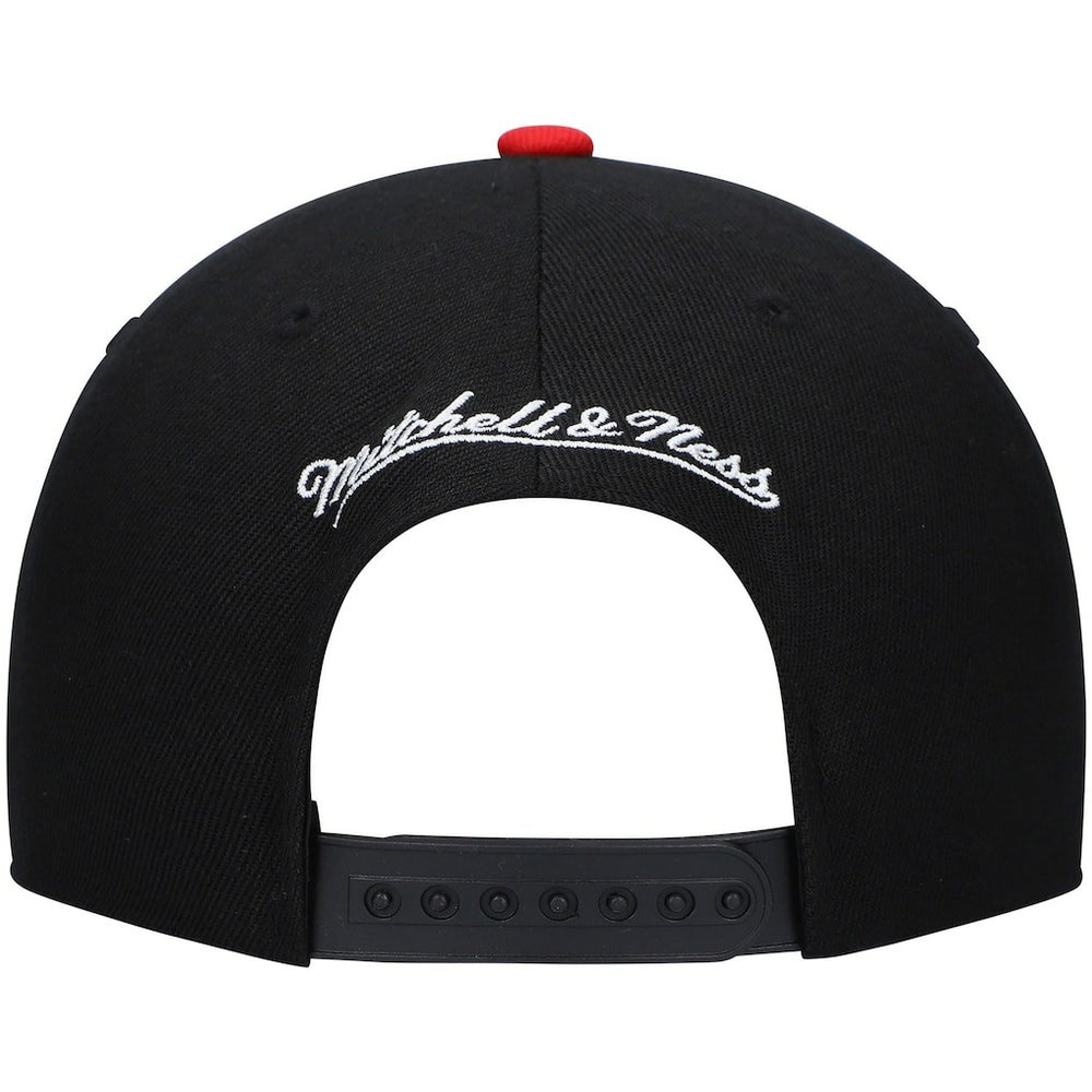 Mitchell & Ness - Philadelphia 76ers Hardwood Classics Low Big Face Snapback Hat - Black/Red