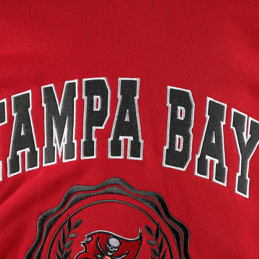 Tampa Bay Buccaneers Tommy Hilfiger Women's Becca Drop Shoulder Pullover Hoodie Red - NFL