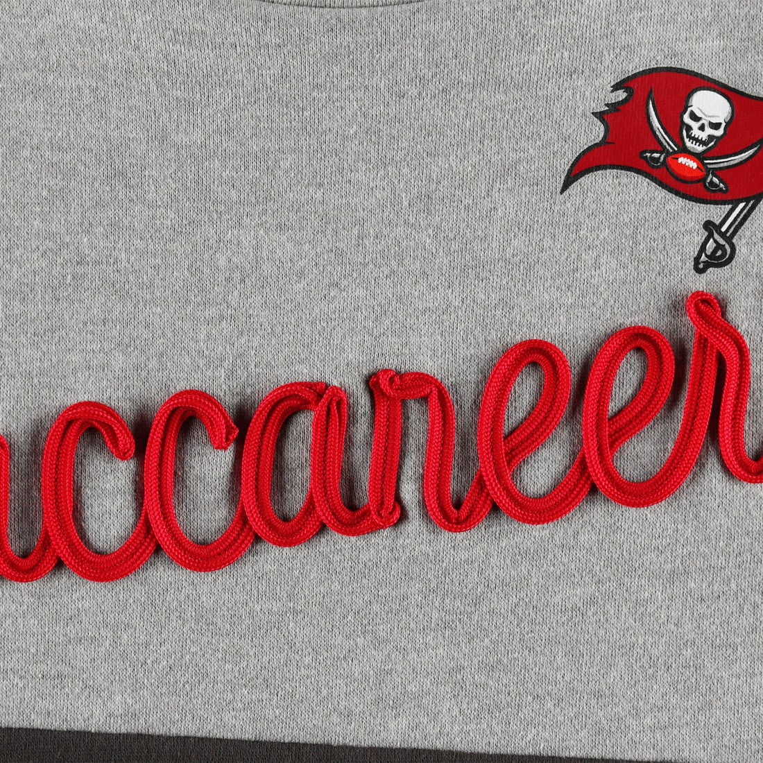 Tampa Bay Buccaneers Touch Women's Outfield Deep V-Back Waist Length Pullover Sweatshirt Heather Gray/Red - NFL