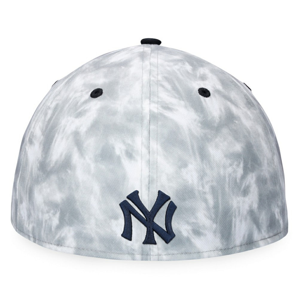 New York Yankees Fanatics Smoke Dye Fitted Hat Near Me