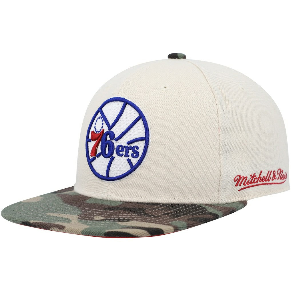 Mitchell & Ness - Philadelphia 76ers Hardwood Classics 1976 NBA All-Star Game Off White Camo Fitted Hat - Cream/Camo