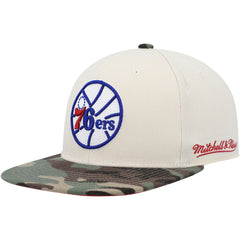 Mitchell & Ness - Philadelphia 76ers Hardwood Classics 1976 NBA All-Star Game Off White Camo Fitted Hat - Cream/Camo