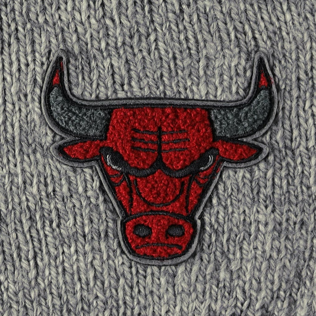 NBA - Chicago Bulls Lusso Women's Scarletts Lantern Sleeve Tri-Blend V-Neck Pullover Sweater - Gray