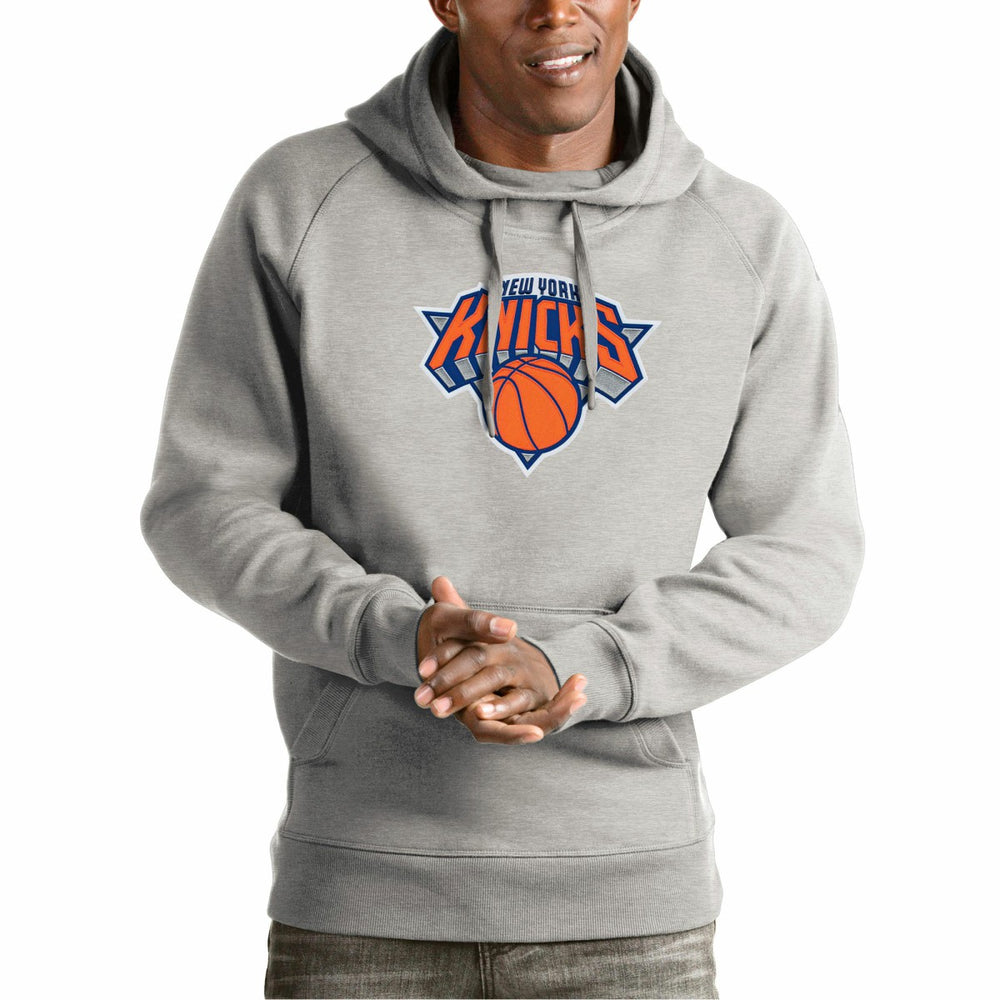 NBA - New York Knicks Antigua Team Logo Victory Pullover Hoodie - Heather Gray