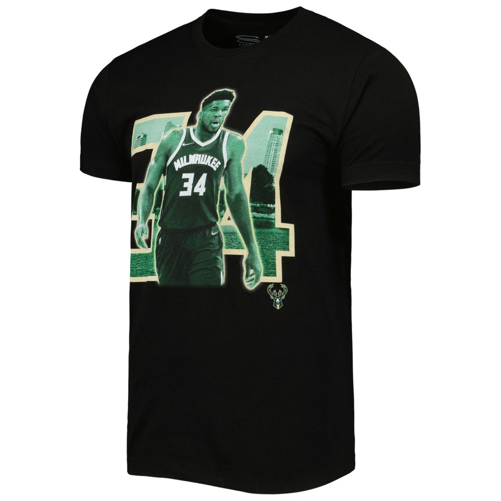 NBA - Giannis Antetokounmpo Milwaukee Bucks Stadium Essentials Unisex Player Skyline T-Shirt - Black
