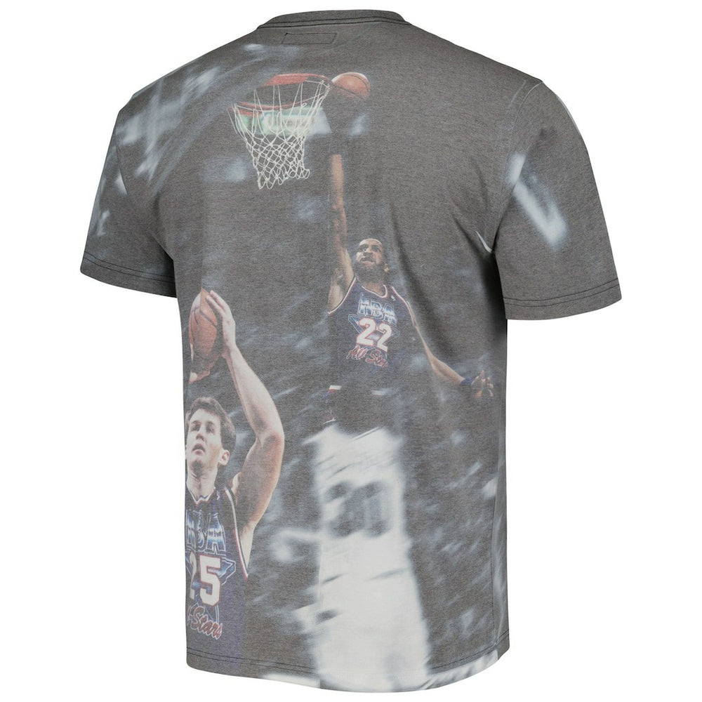 Mitchell & Ness - Cleveland Cavaliers Above the Rim Graphic T-Shirt