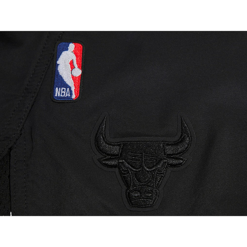 NBA - Chicago Bulls Pro Standard Women's Script Woven Shorts - Black