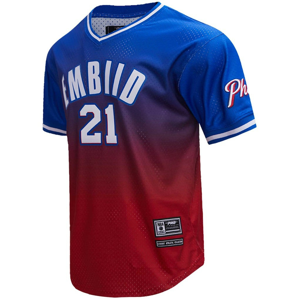 NBA - Joel Embiid Philadelphia 76ers Post Ombre Name & Number T-Shirt - Royal/Red