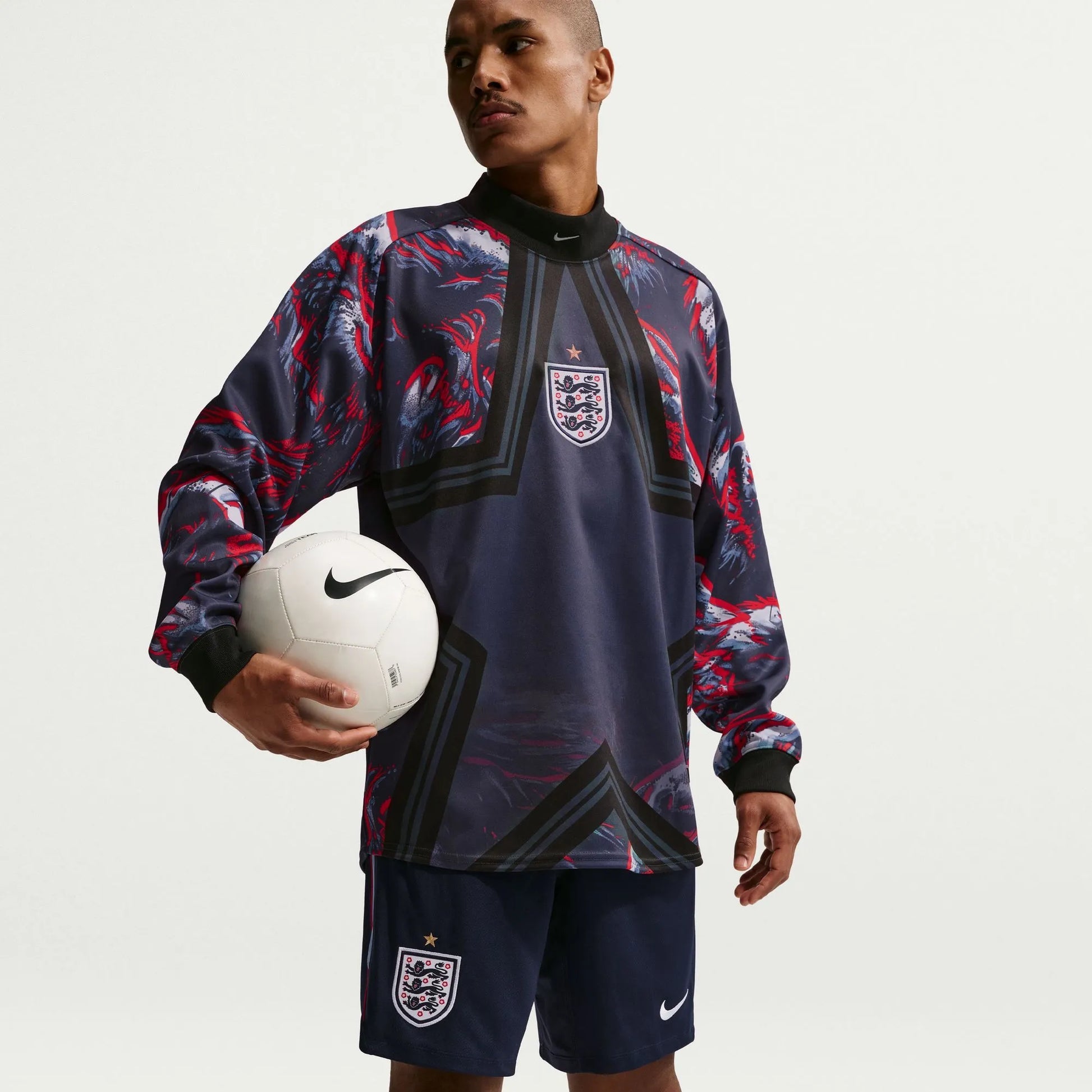 2026-27 England Men's Strike KZ Shorts | Nike Sale